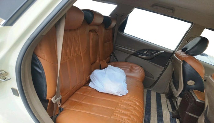 2014 Mahindra XUV500 W8, Diesel, Manual, 1,13,434 km, interior