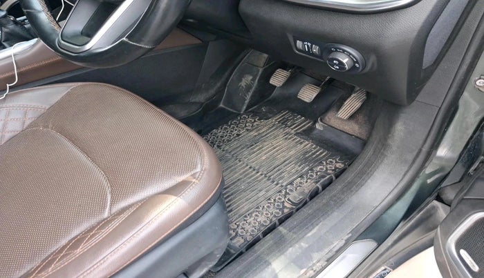 2022 Jeep MERIDIAN LIMITED (O) 4X2 MT, Diesel, Manual, 20,798 km, interior