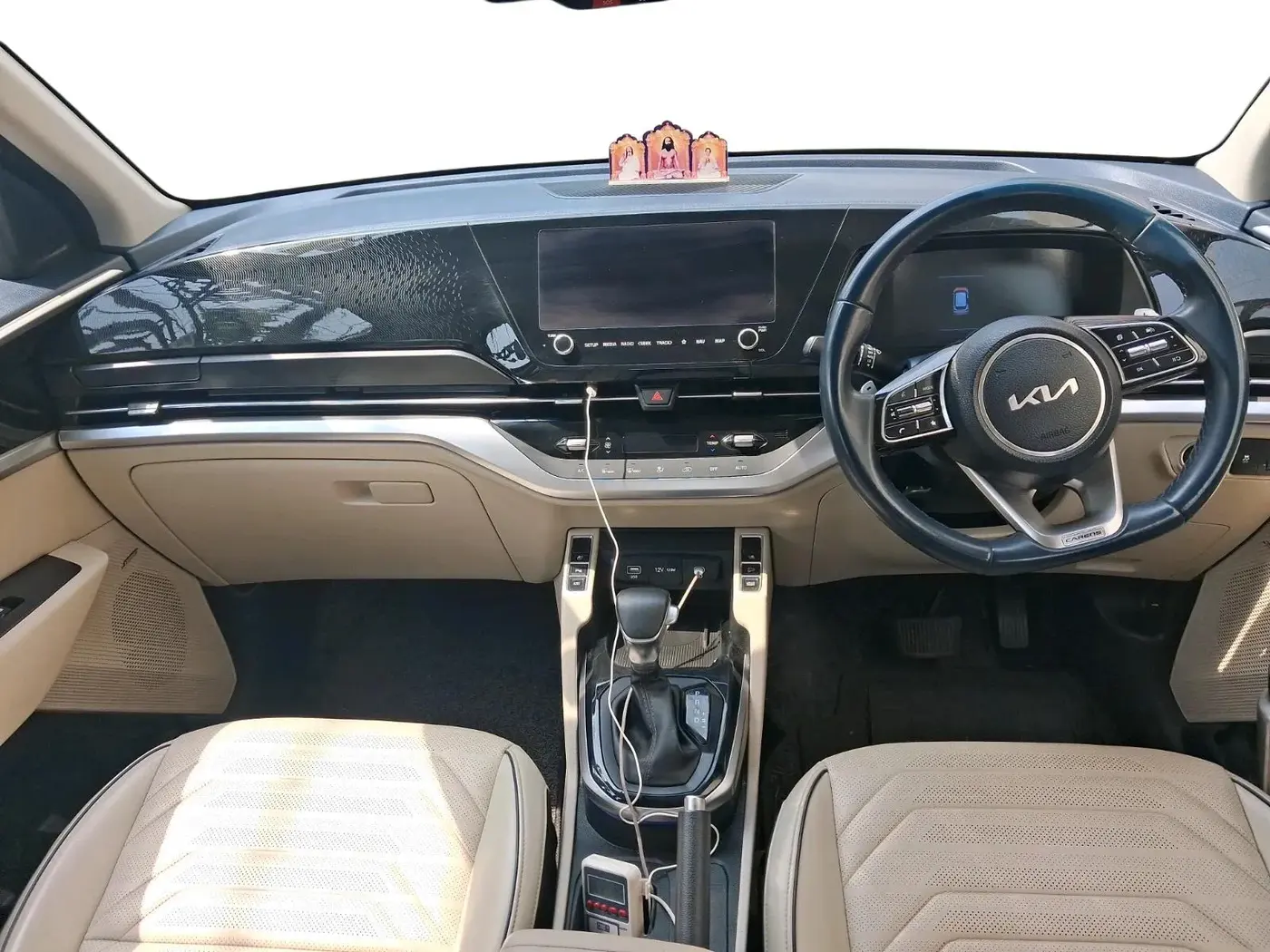 2022 KIA CARENS LUXURY PLUS 1.4 PETROL DCT 7 STR, Petrol, Automatic, 51,352 km, interior