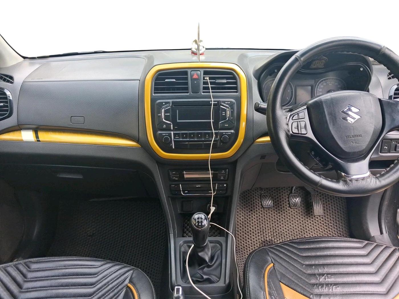 2016 Maruti Vitara Brezza ZDI, Diesel, Manual, 1,28,214 km, interior