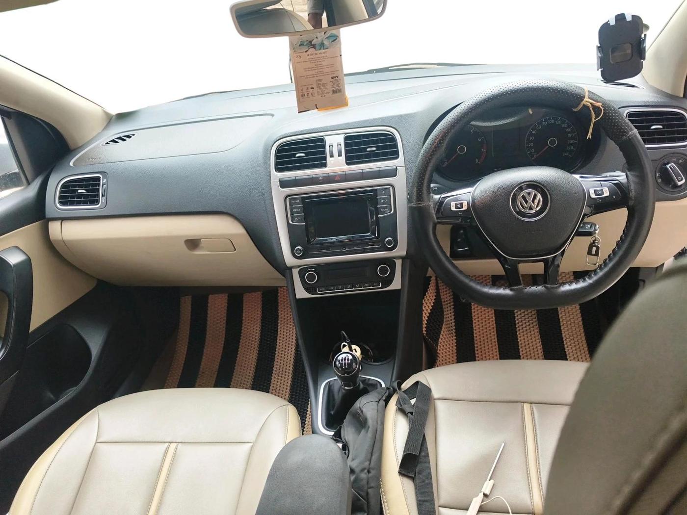2016 Volkswagen Ameo HIGHLINE1.2L, Petrol, Manual, 45,417 km, interior