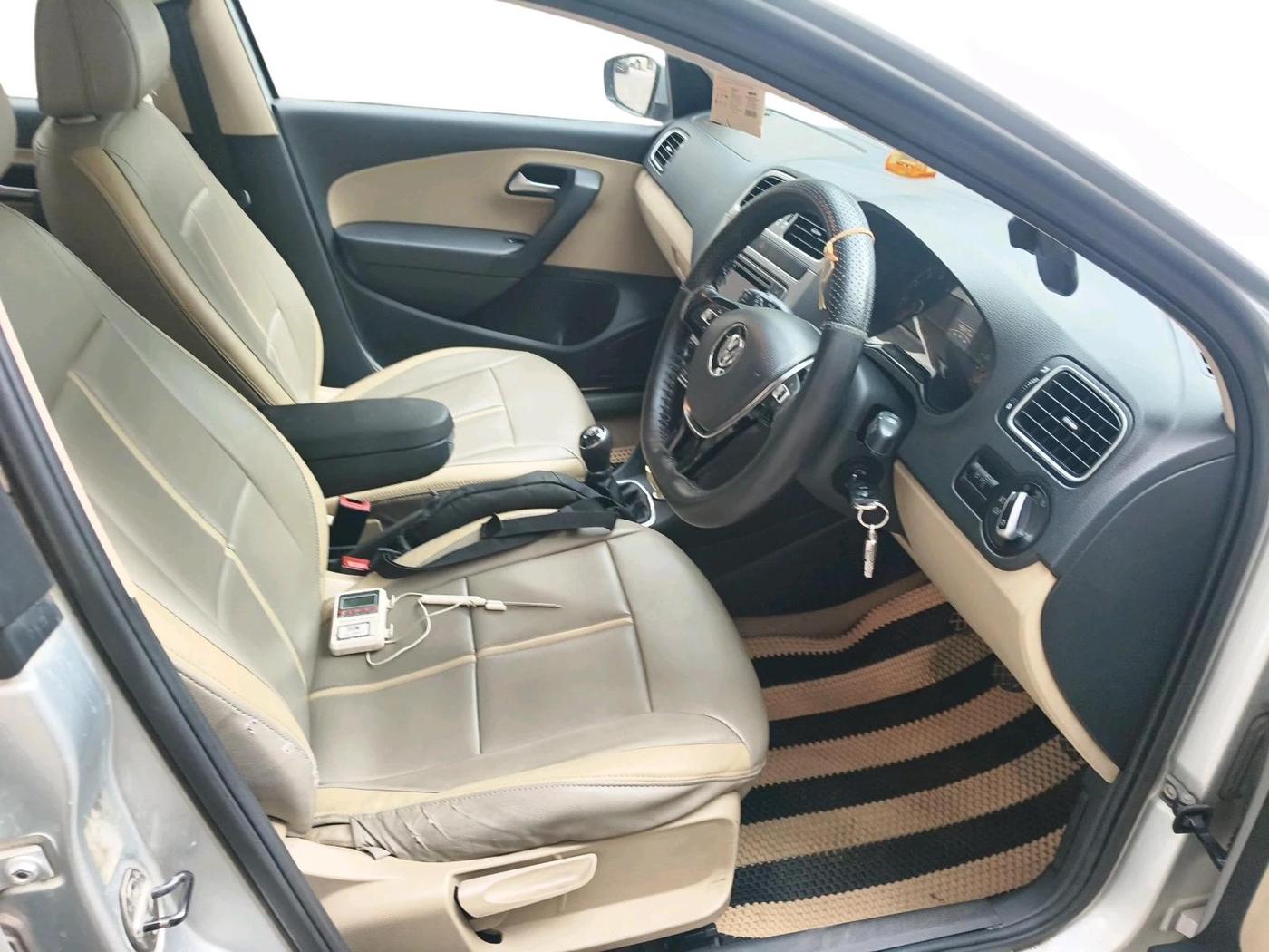 2016 Volkswagen Ameo HIGHLINE1.2L, Petrol, Manual, 45,417 km, interior