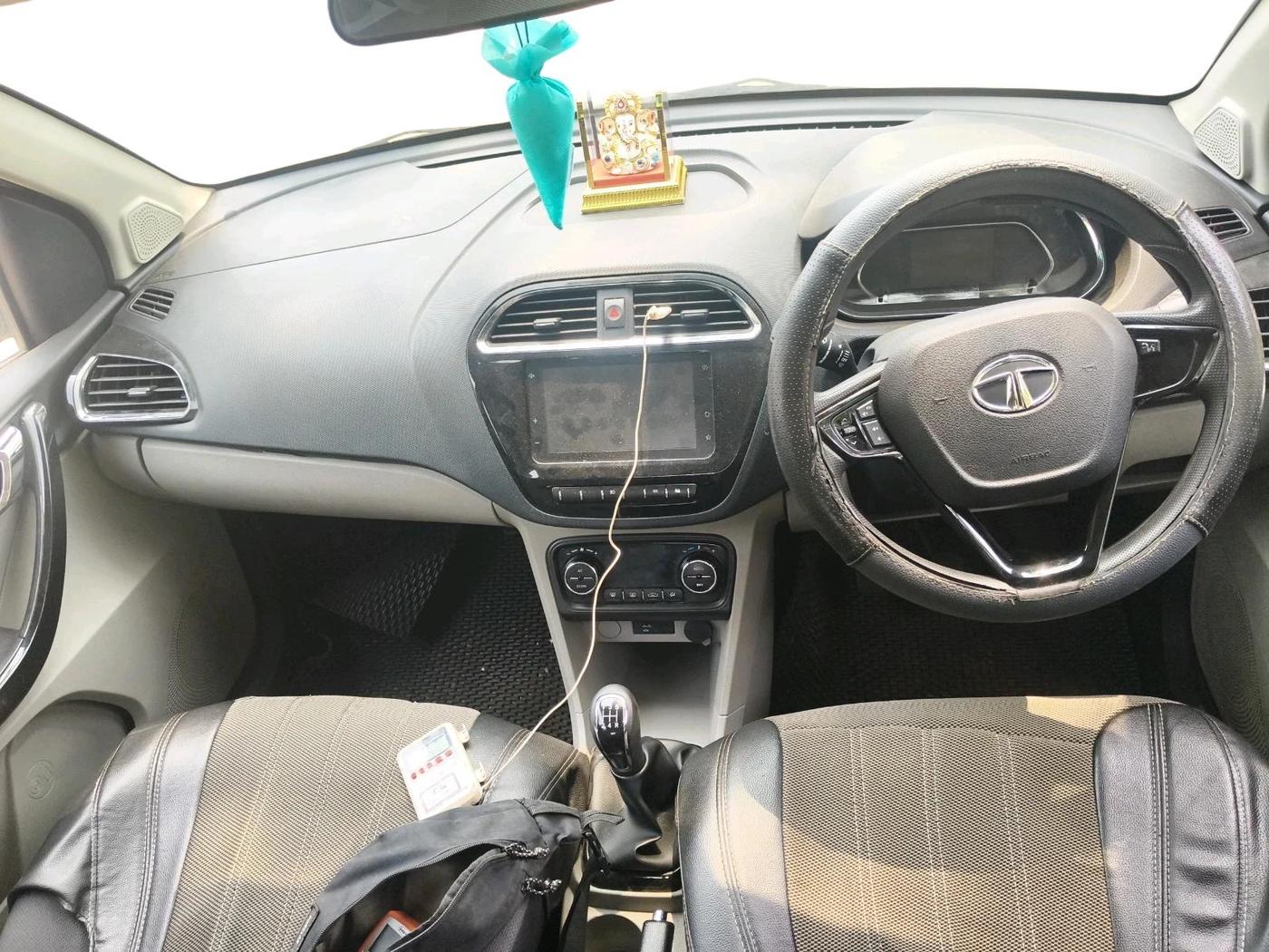 2019 Tata Tiago XZ PLUS PETROL, Petrol, Manual, 28,355 km, interior