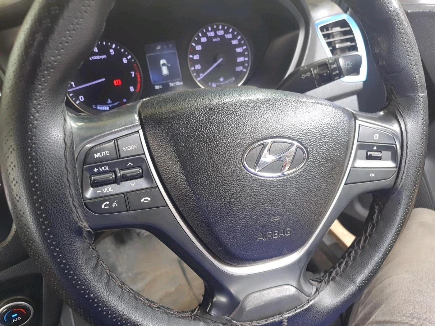 2019 Hyundai i20 Active 1.2 SX, Petrol, Manual, 74,112 km, interior