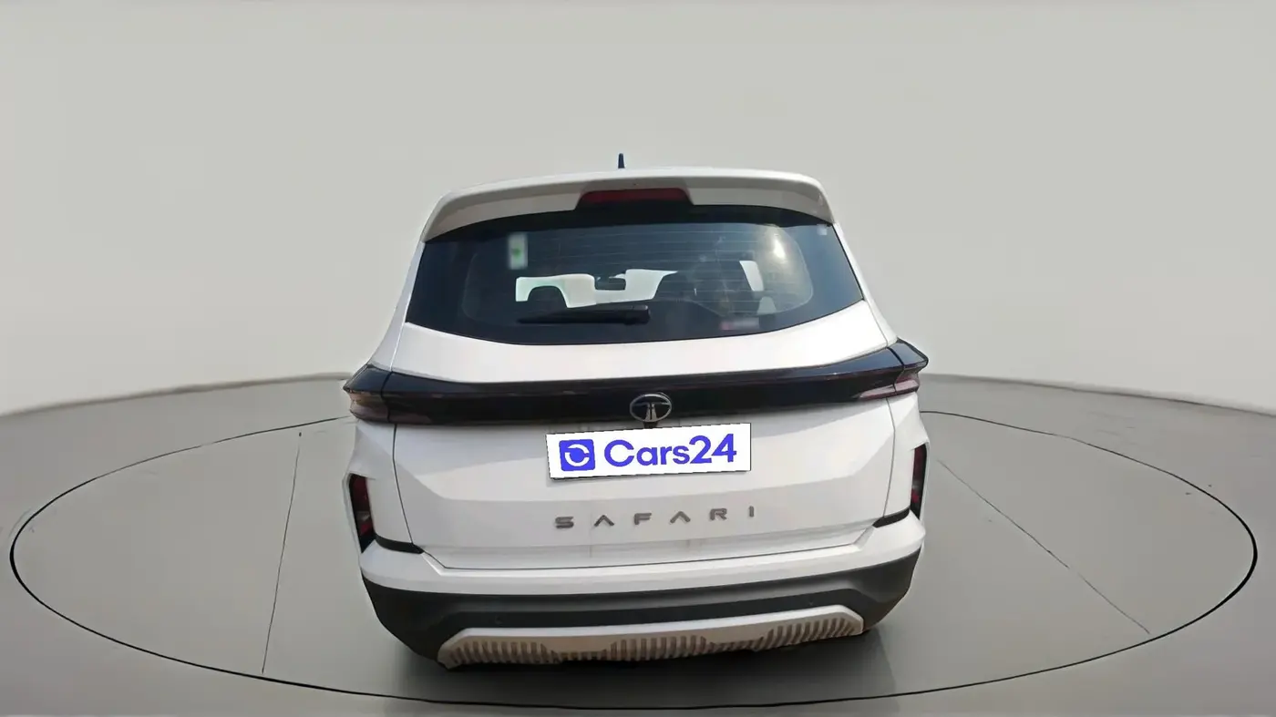 2025 Tata Safari Adventure X Plus 7 STR AT, Diesel, Automatic, 5,181 km, exterior