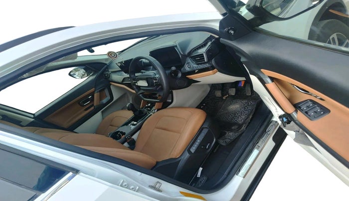 2025 Tata Safari Adventure X Plus 7 STR AT, Diesel, Automatic, 5,181 km, interior