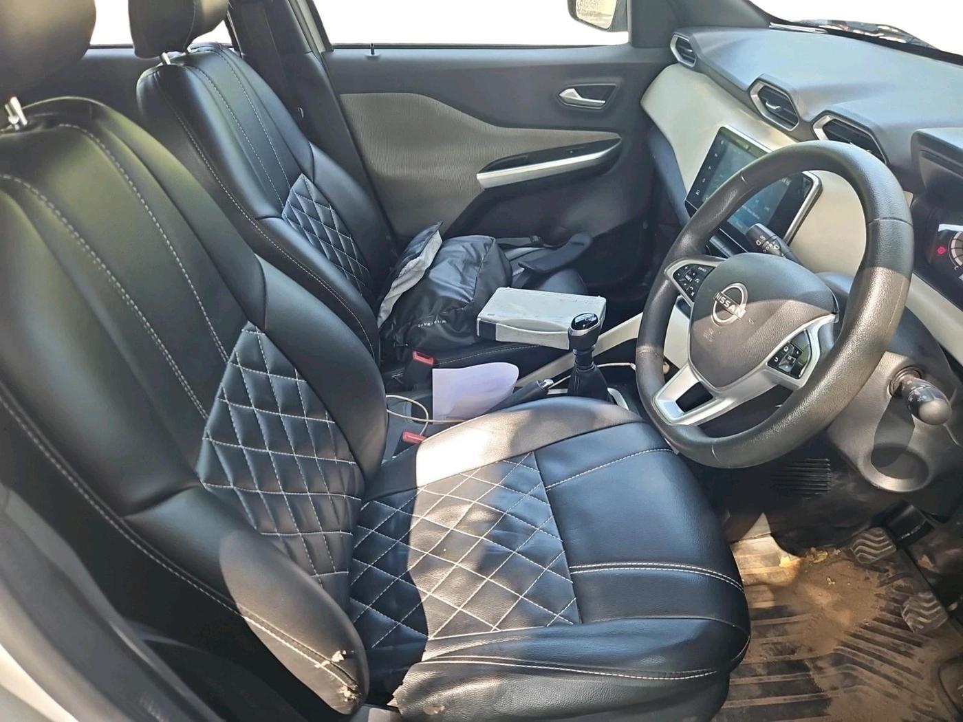 2022 Nissan MAGNITE XV MT, Petrol, Manual, 41,172 km, interior