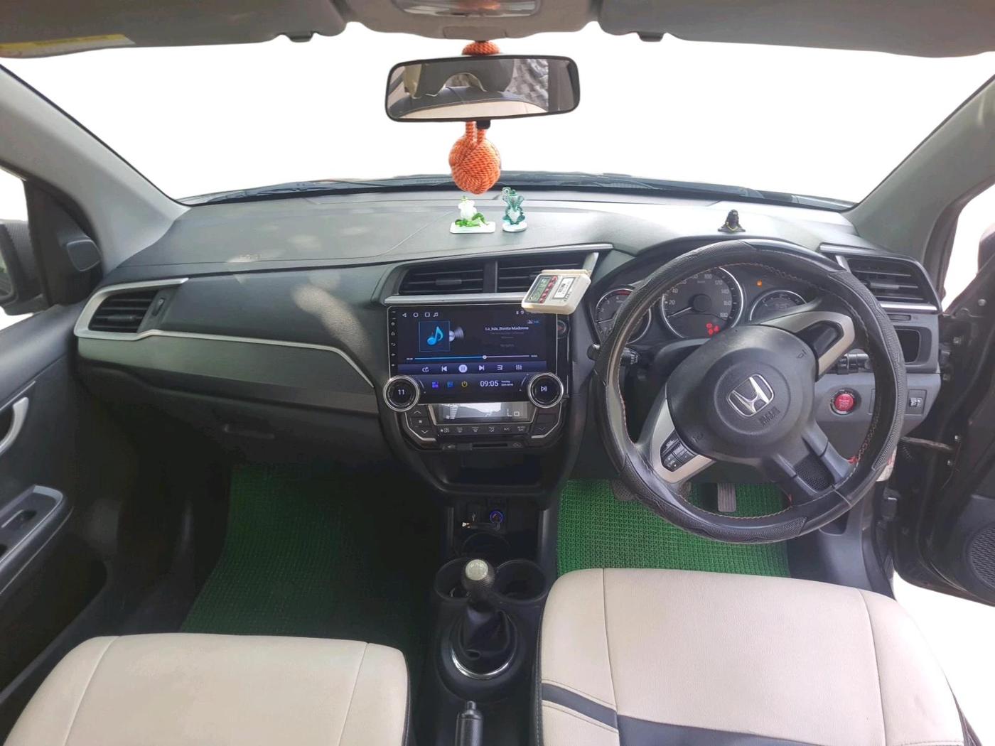 2017 Honda BR-V 1.5L I- DTEC V, Diesel, Manual, 72,120 km, interior