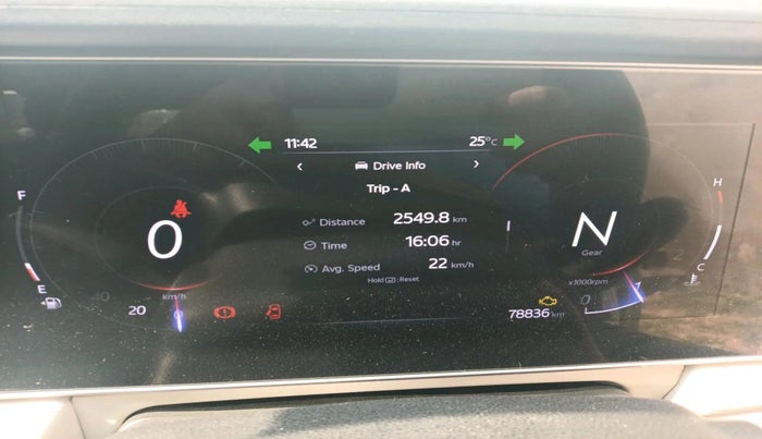 2022 Mahindra XUV700 AX 3 D MT 7 STR, Diesel, Manual, 85,483 km, interior