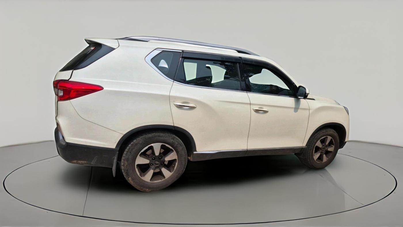2021 Mahindra ALTURAS G4 4WD AT, Diesel, Automatic, 93,718 km, exterior