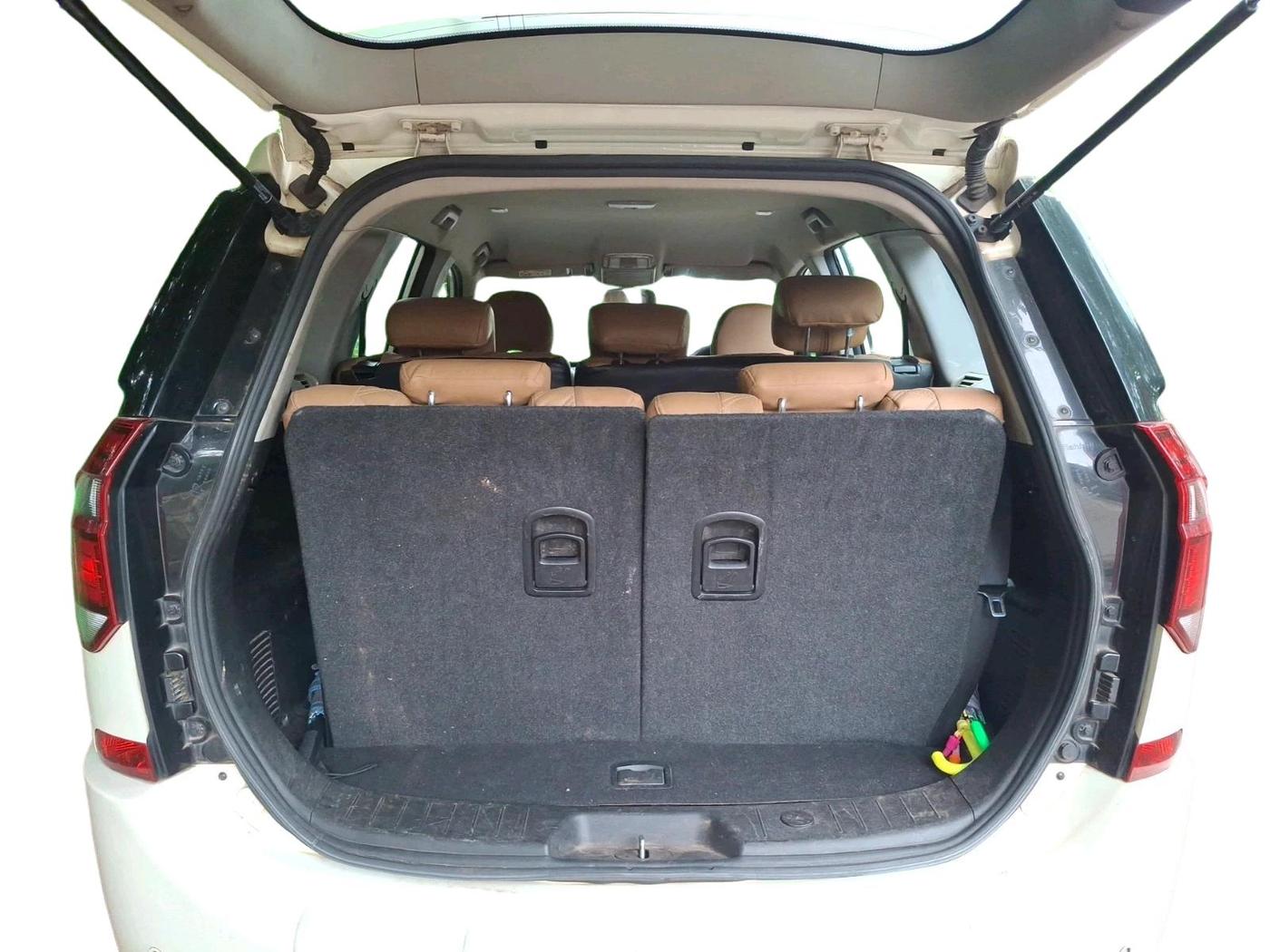 2019 Mahindra XUV500 W7, Diesel, Manual, 1,58,508 km, exterior