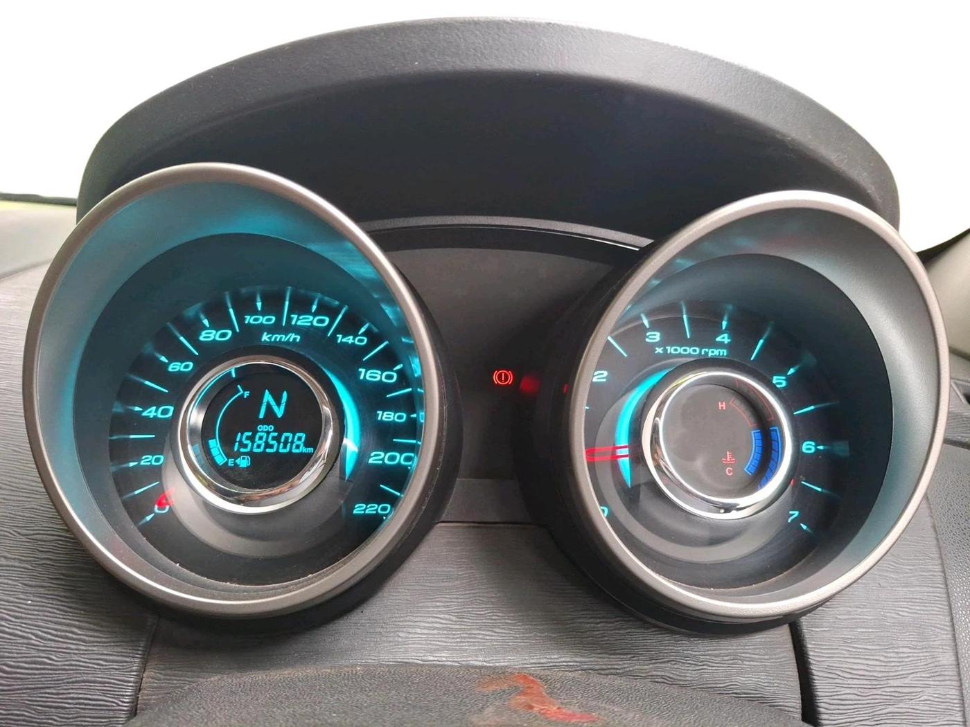 2019 Mahindra XUV500 W7, Diesel, Manual, 1,58,508 km, interior