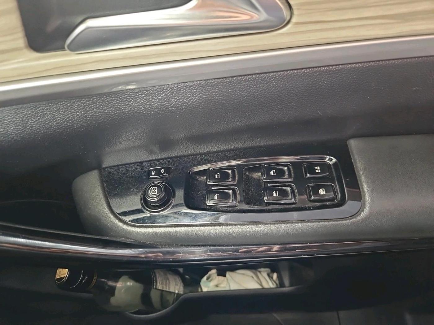 2021 Mahindra XUV700 AX 7 LUXURY D AT 7 STR, Diesel, Automatic, 94,811 km, interior