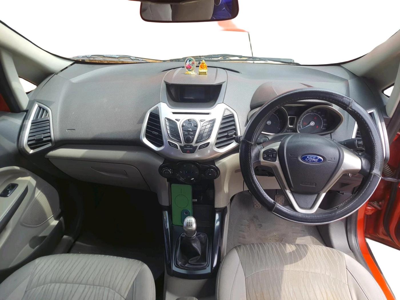 2014 Ford Ecosport TITANIUM 1.5L DIESEL, Diesel, Manual, 1,20,608 km, interior