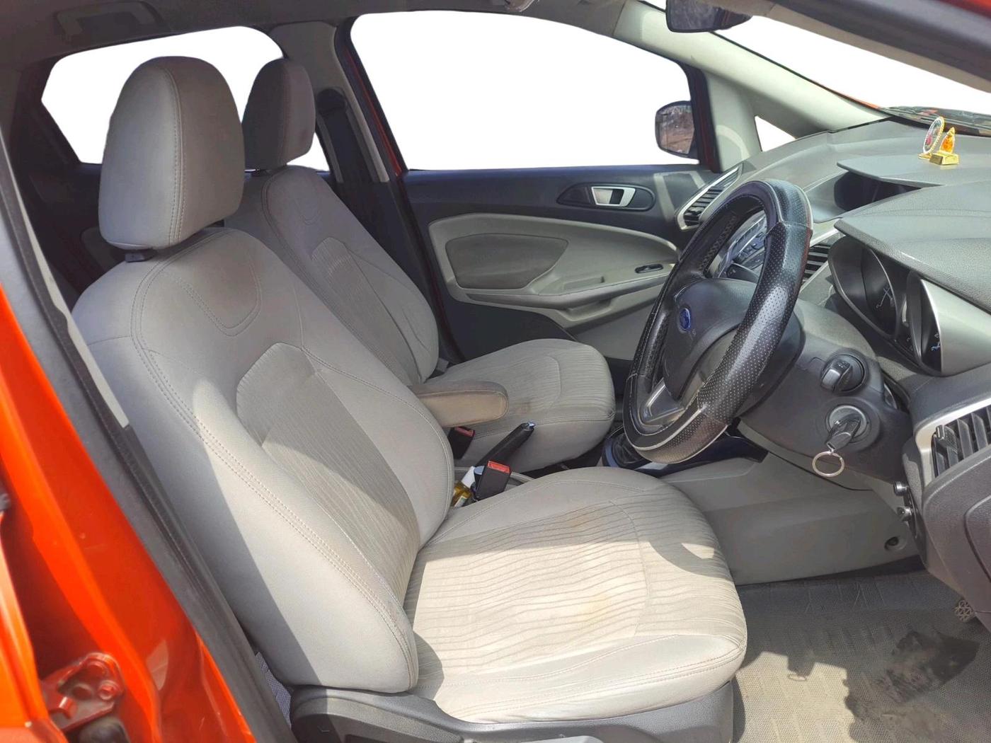 2014 Ford Ecosport TITANIUM 1.5L DIESEL, Diesel, Manual, 1,20,608 km, interior