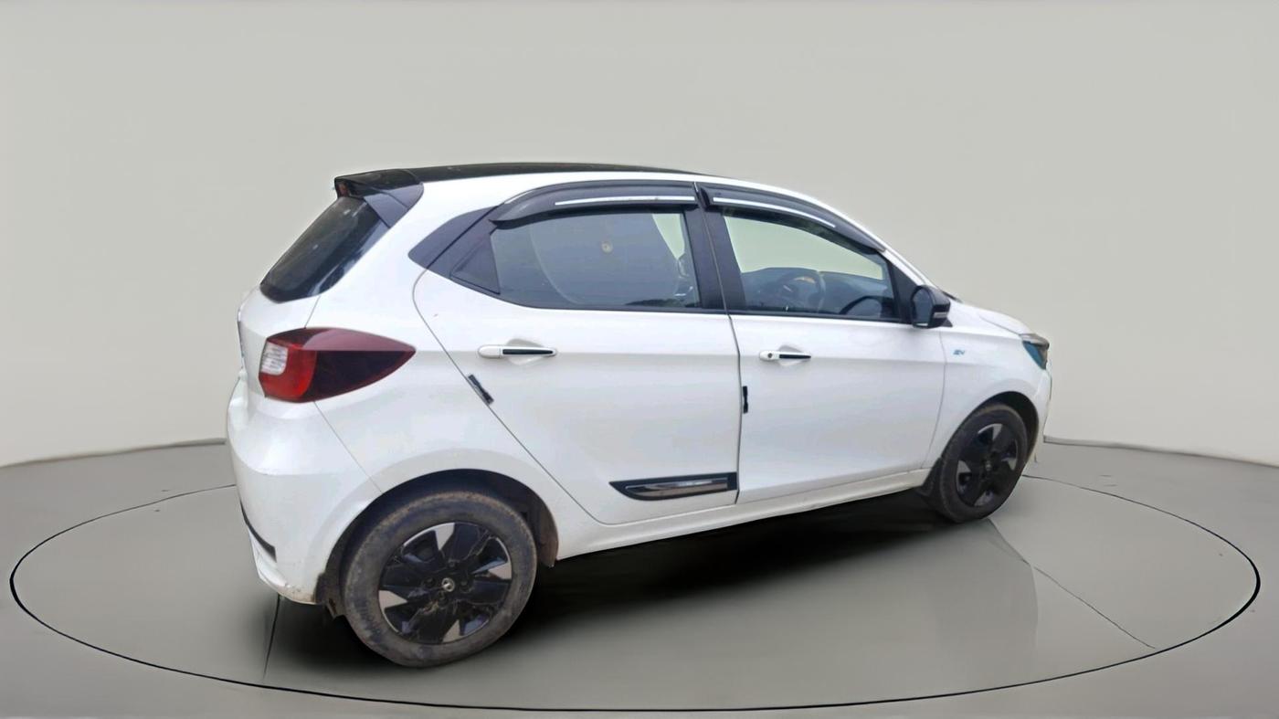 2023 Tata TIAGO EV XZ PLUS TECH LUX LONG RANGE, Electric, Automatic, 72,233 km, exterior