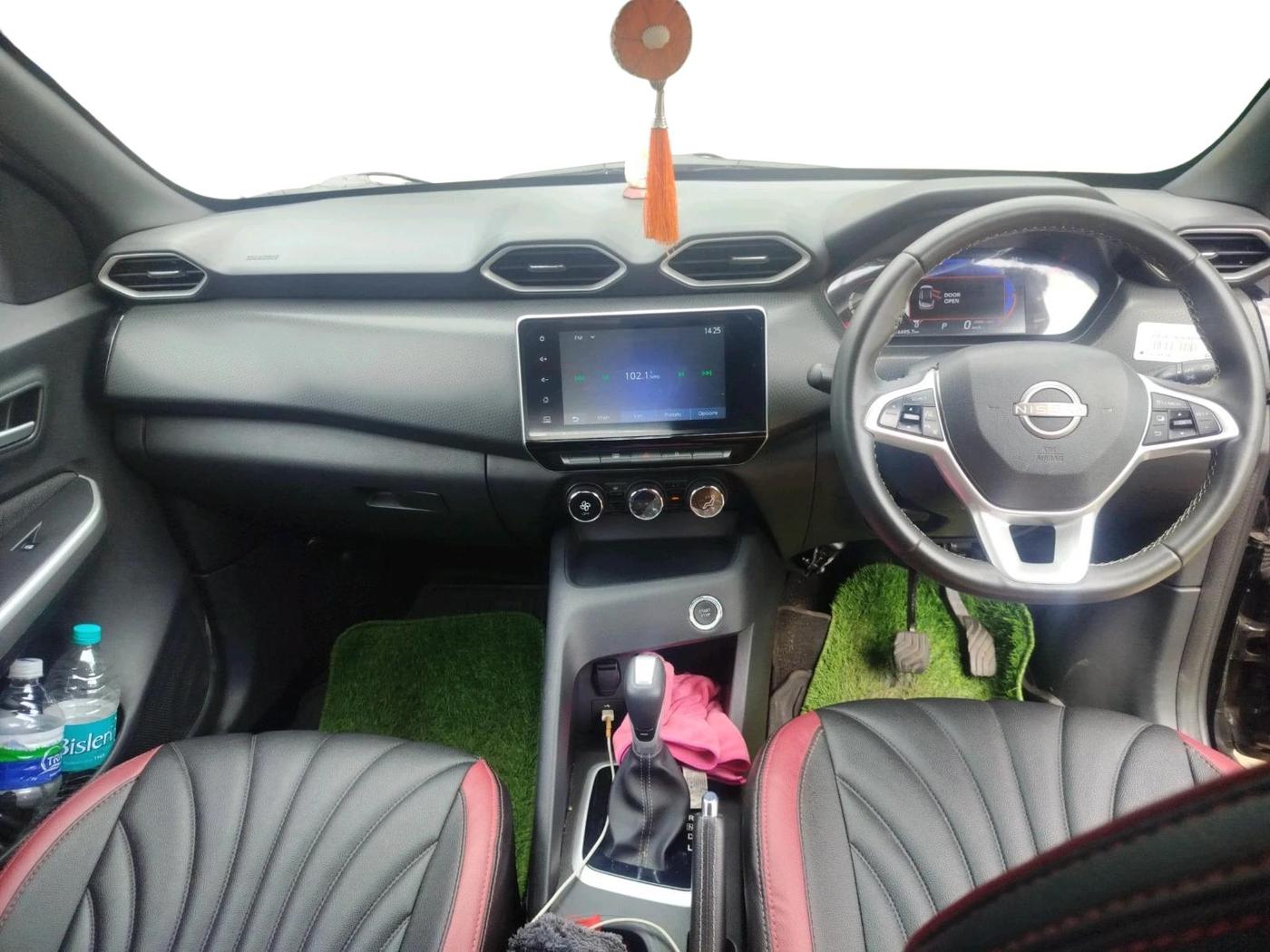 2024 Nissan MAGNITE XV TURBO CVT, Petrol, Automatic, 17,151 km, interior
