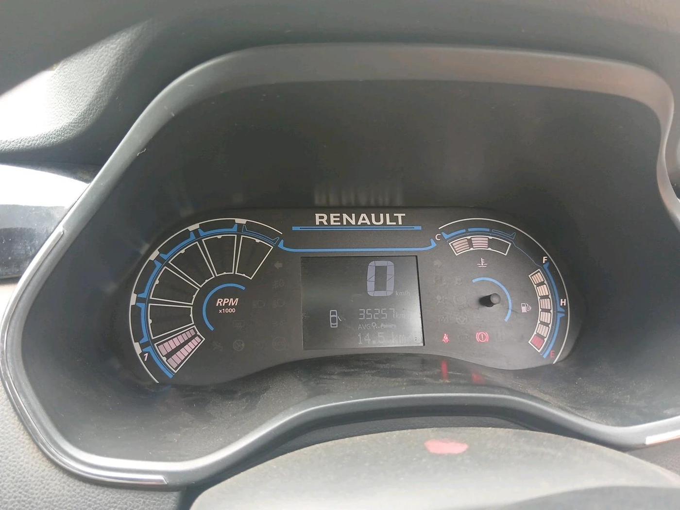 2020 Renault TRIBER RXT, Petrol, Manual, 37,325 km, interior