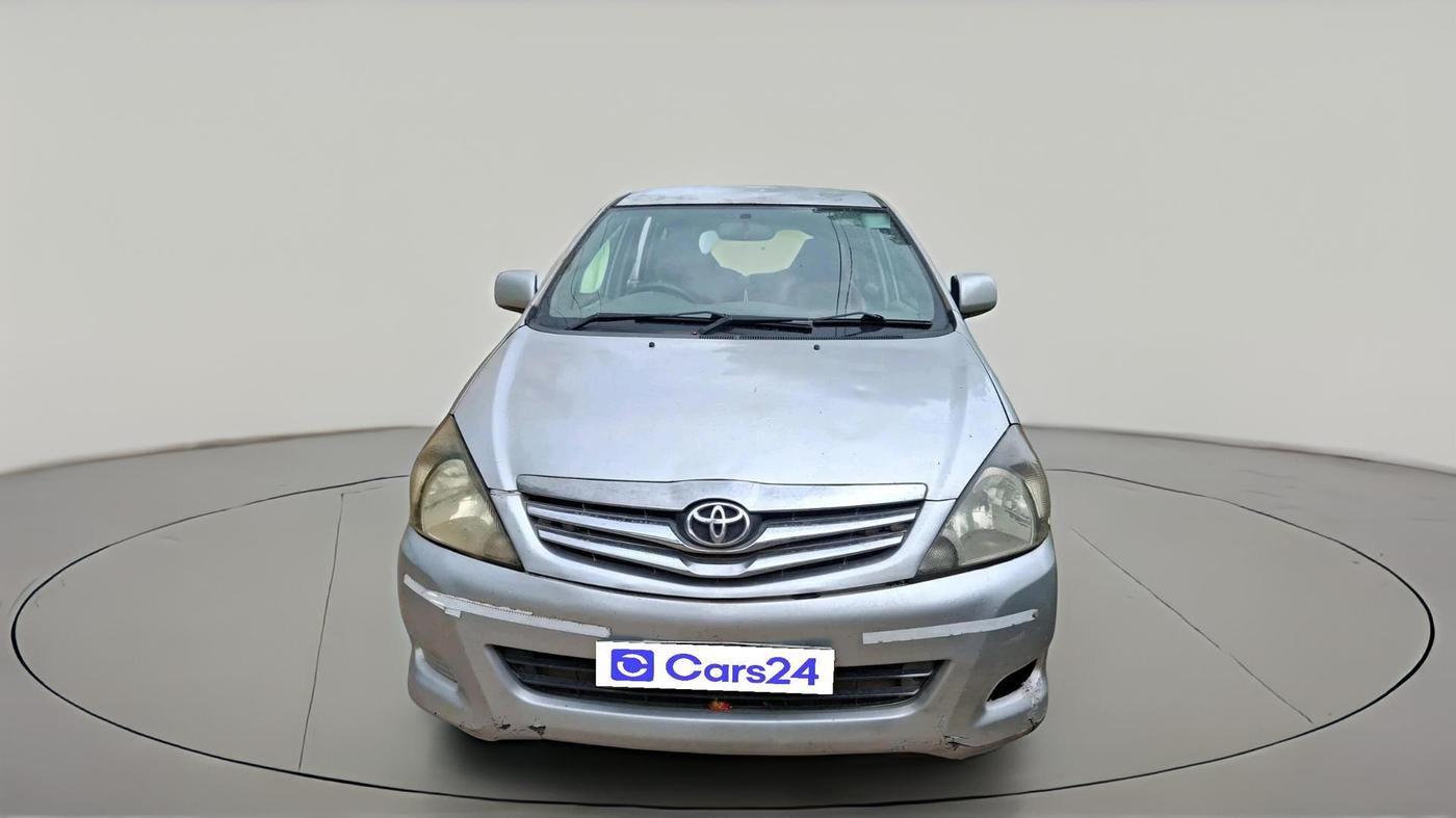 2010 Toyota Innova 2.5 G4 8 STR, Diesel, Manual, 5,11,372 km, exterior
