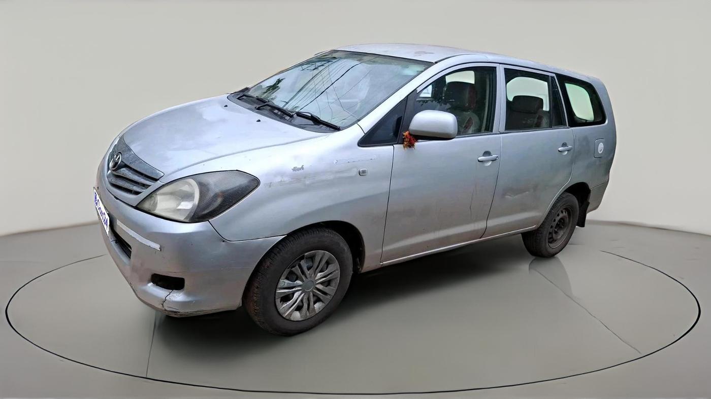 2010 Toyota Innova 2.5 G4 8 STR, Diesel, Manual, 5,11,372 km, exterior