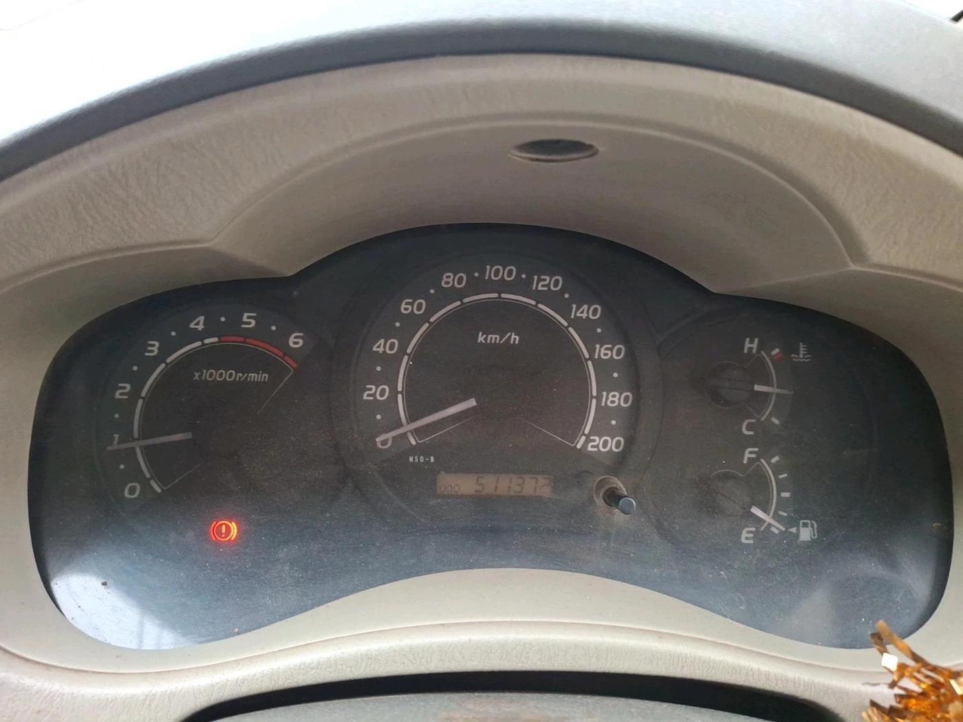 2010 Toyota Innova 2.5 G4 8 STR, Diesel, Manual, 5,11,372 km, interior