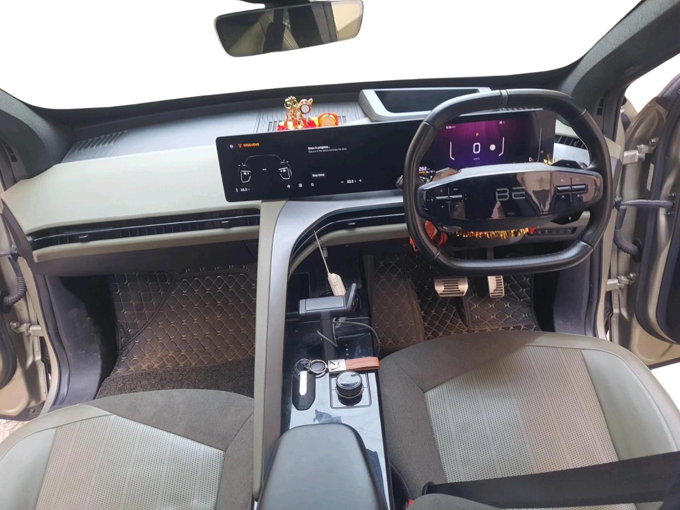 2025 BYD E6 GL, Electric, Automatic, 41,523 km, interior