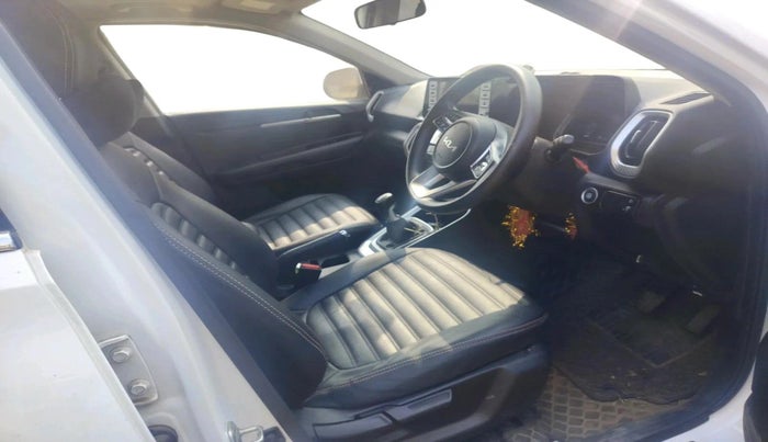 2022 KIA SONET HTK PLUS 1.0 IMT, Petrol, Manual, 43,500 km, interior