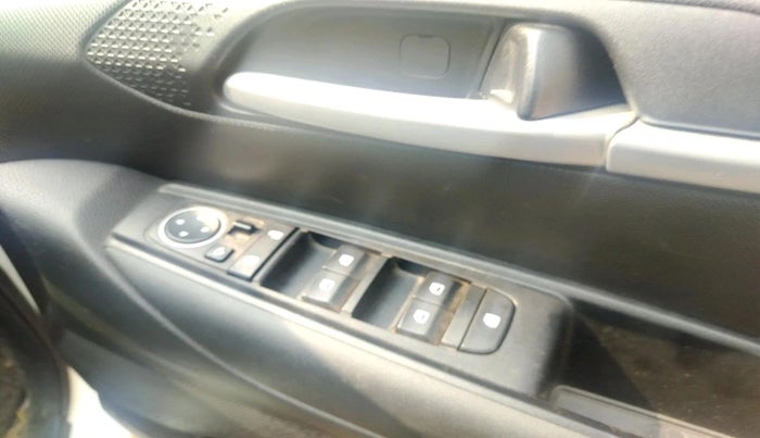 2022 KIA SONET HTK PLUS 1.0 IMT, Petrol, Manual, 43,500 km, interior