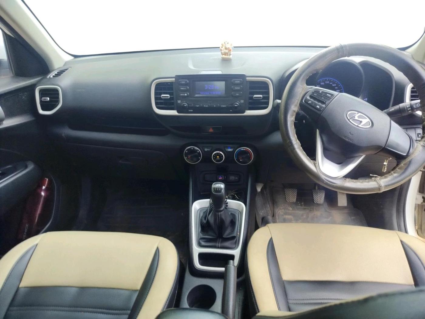 2021 Hyundai VENUE S 1.2, Petrol, Manual, 92,617 km, interior