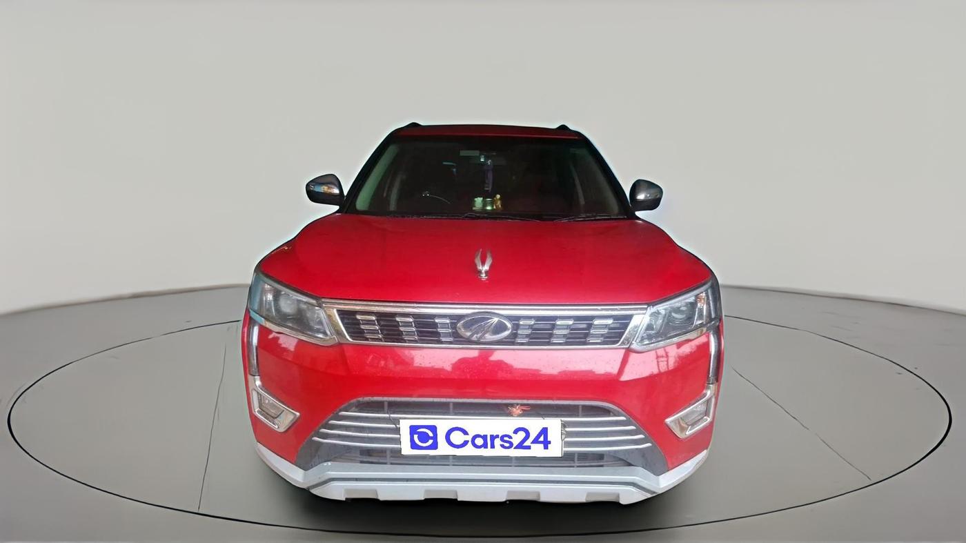2021 Mahindra XUV300 W8 1.5 DIESEL, Diesel, Manual, 1,60,347 km, exterior