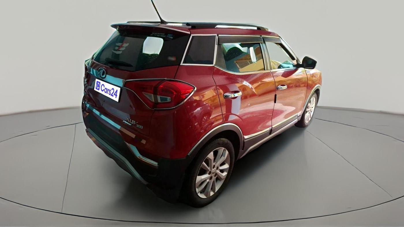 2021 Mahindra XUV300 W8 1.5 DIESEL, Diesel, Manual, 1,60,347 km, exterior