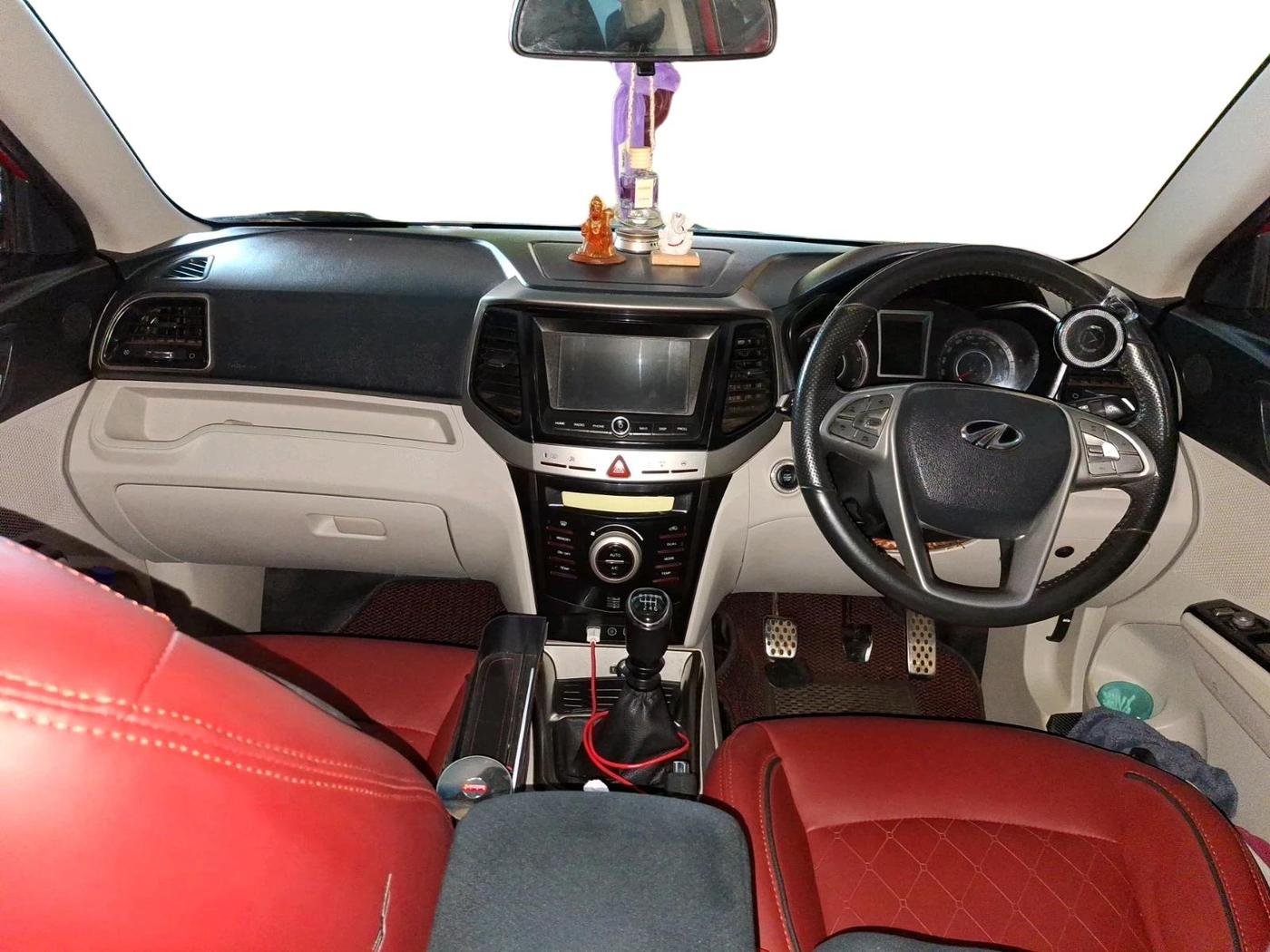 2021 Mahindra XUV300 W8 1.5 DIESEL, Diesel, Manual, 1,60,347 km, interior