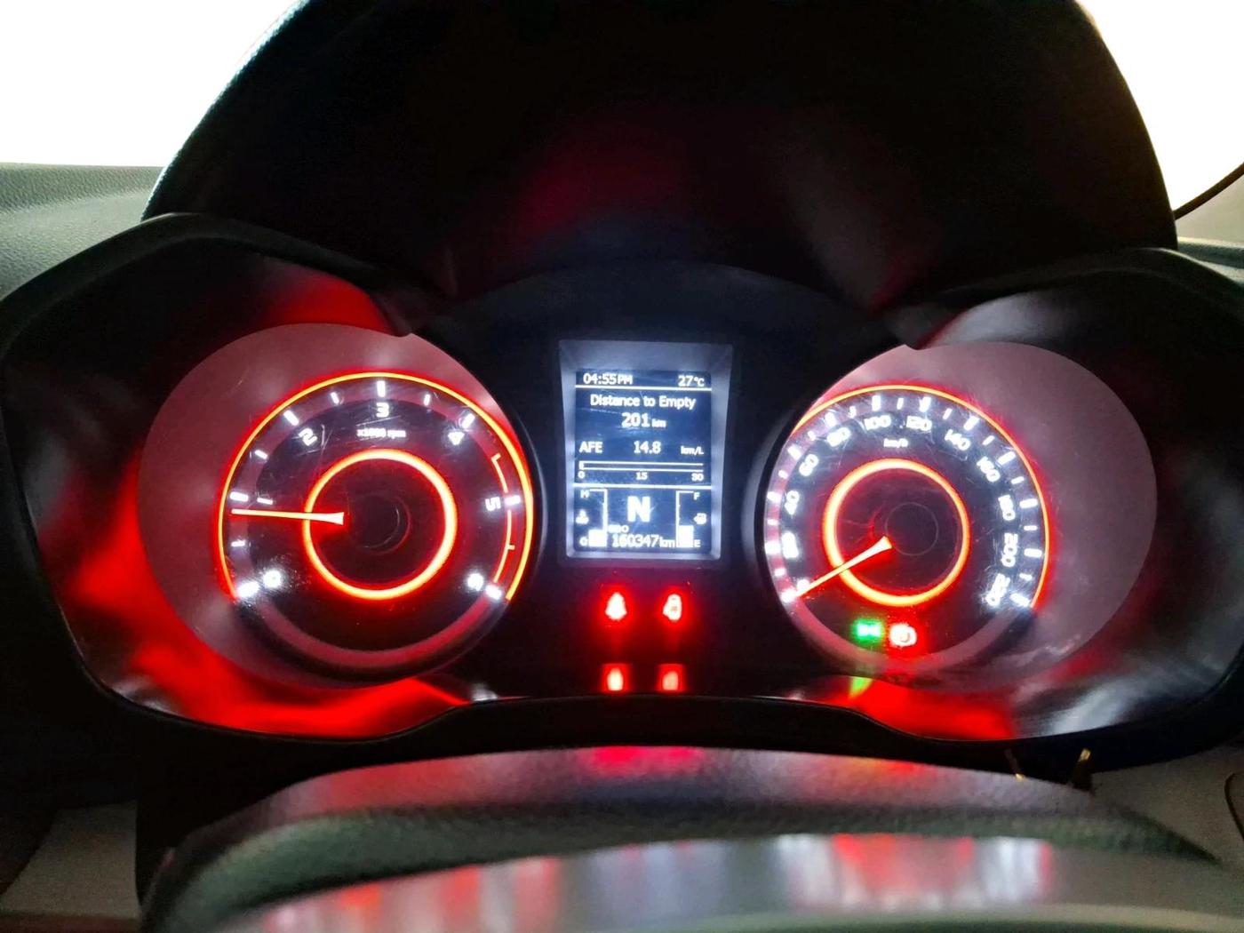 2021 Mahindra XUV300 W8 1.5 DIESEL, Diesel, Manual, 1,60,347 km, interior