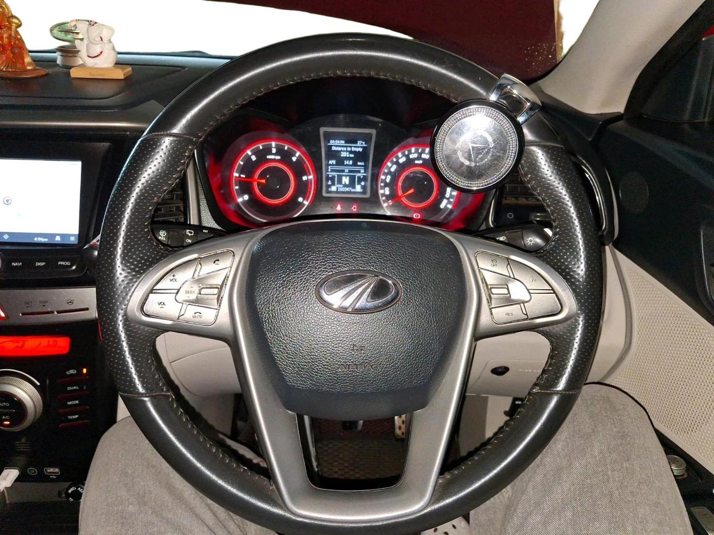 2021 Mahindra XUV300 W8 1.5 DIESEL, Diesel, Manual, 1,60,347 km, interior