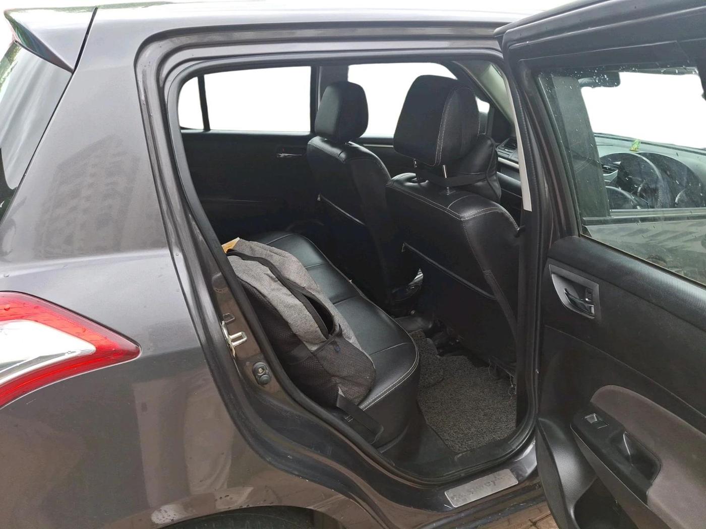 2017 Maruti Swift VXI O, Petrol, Manual, 1,11,301 km, interior