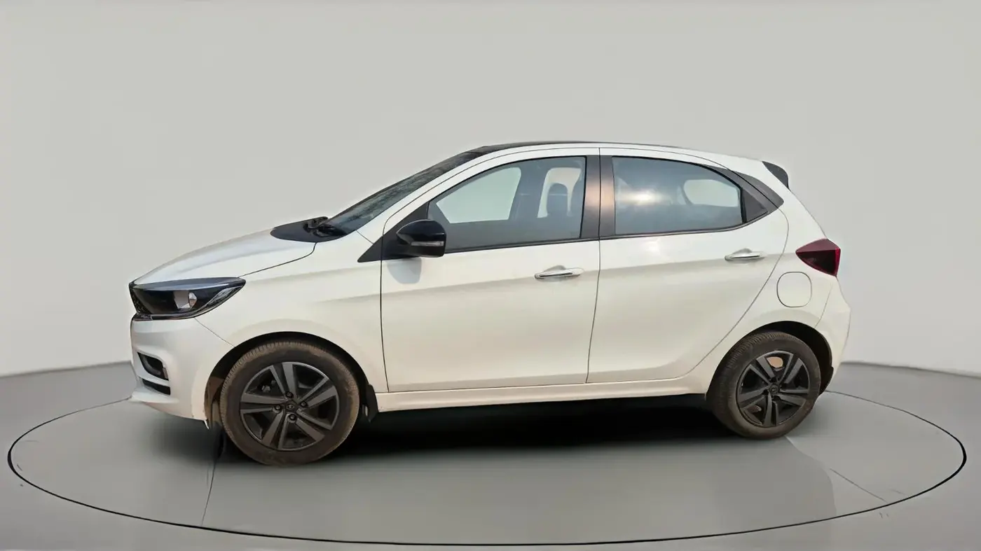 2024 Tata Tiago XZA PLUS DUAL TONE PETROL, Petrol, Automatic, 11,000 km, exterior