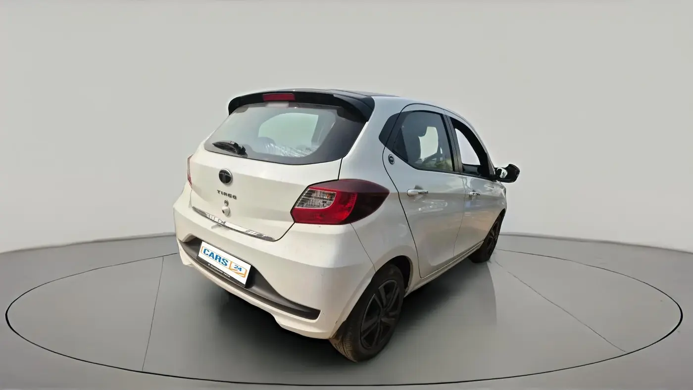 2024 Tata Tiago XZA PLUS DUAL TONE PETROL, Petrol, Automatic, 11,000 km, exterior