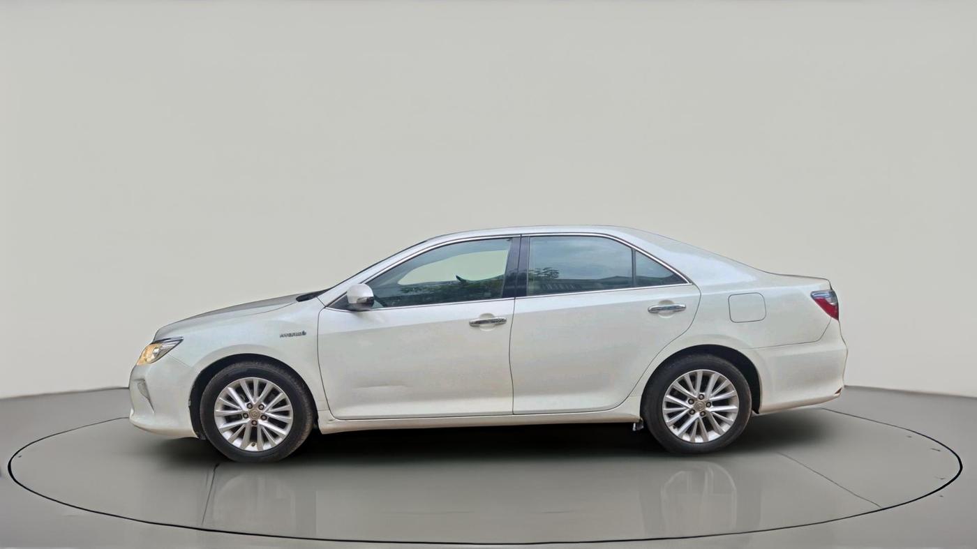 2016 Toyota Camry HYBRID, Hybrid, Automatic, 2,10,675 km, exterior