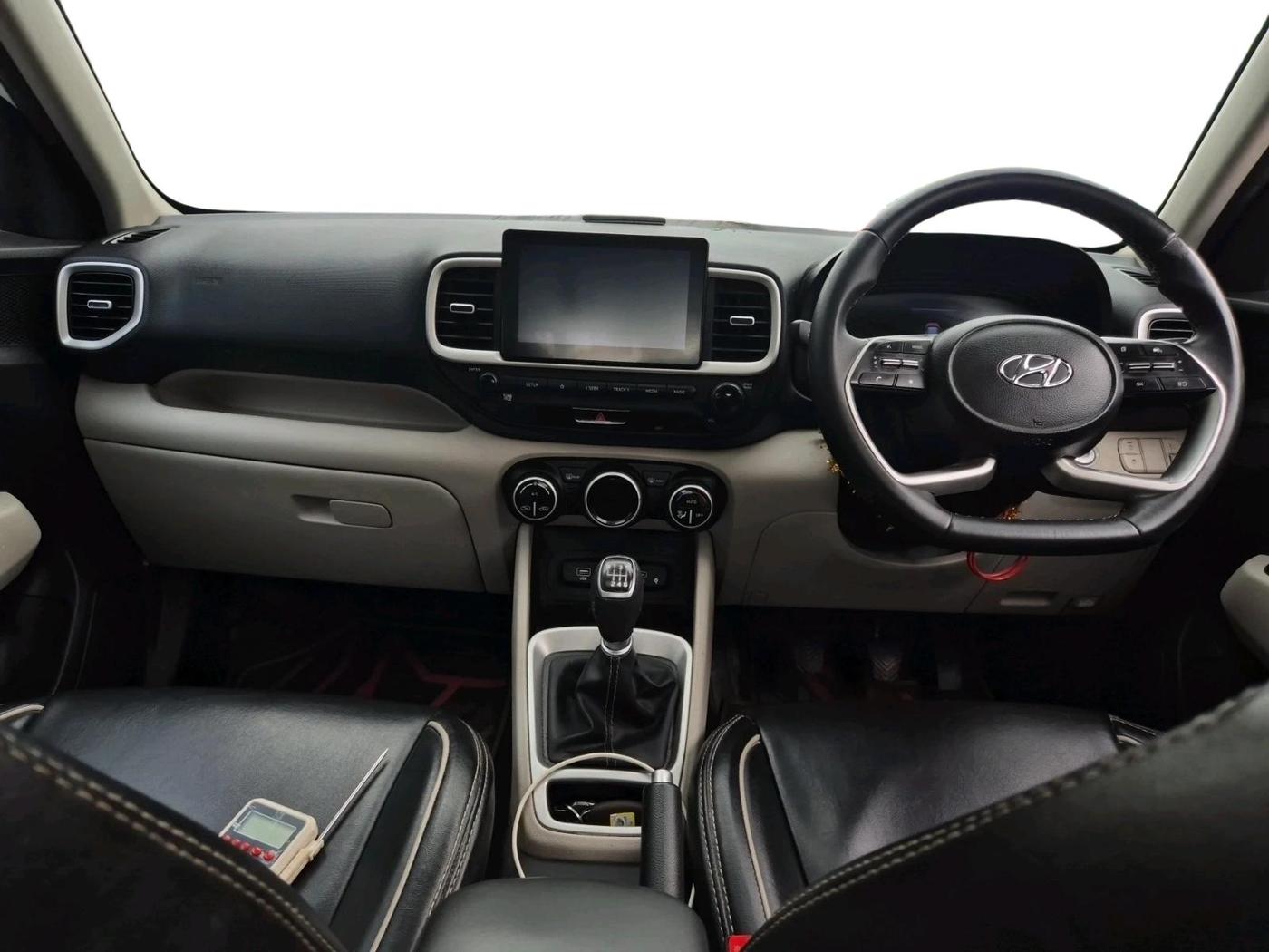 2023 Hyundai VENUE SX 1.5 CRDI, Diesel, Manual, 58,307 km, interior