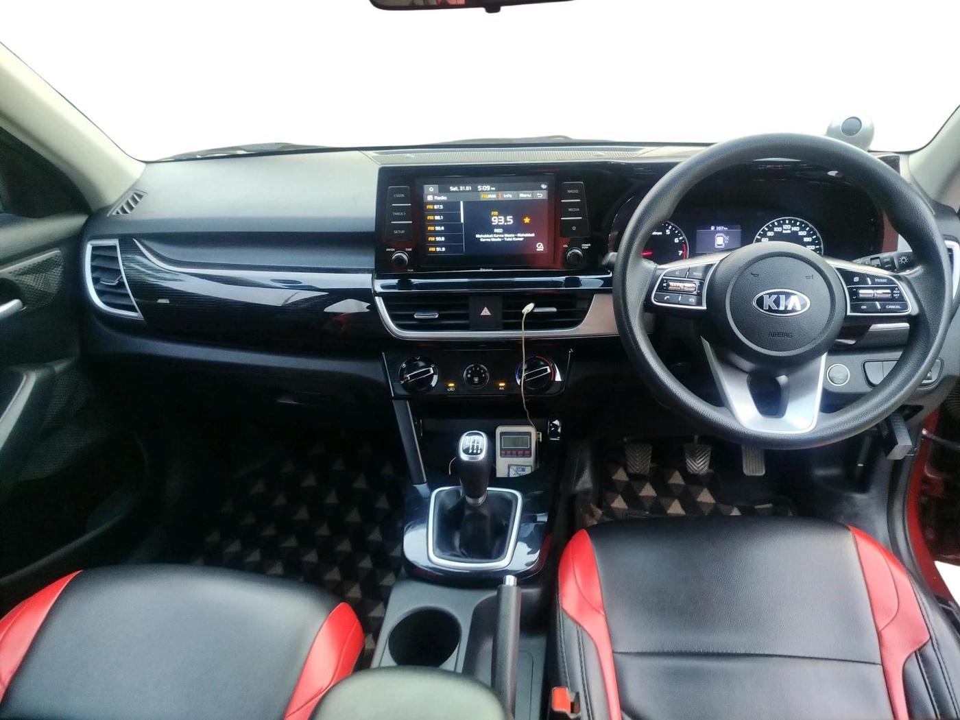 2020 KIA SELTOS HTK PLUS 1.5, Petrol, Manual, 63,500 km, interior