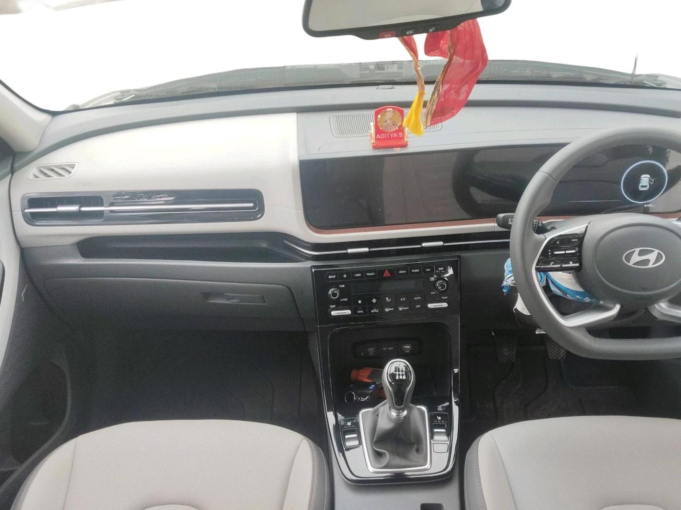 2024 Hyundai Creta SX (O) 1.5 PETROL, Petrol, Manual, 8,107 km, interior
