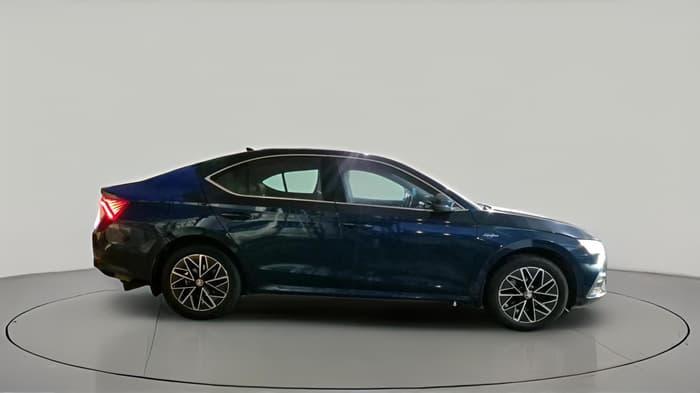 2022 Skoda Octavia L&K 2.0 AT, Petrol, Automatic, 39,004 km, exterior