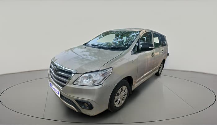 2015 Toyota Innova 2.5 GX 8 STR, Diesel, Manual, 2,47,443 km, exterior