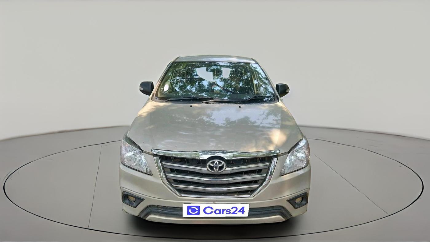 2015 Toyota Innova 2.5 GX 8 STR, Diesel, Manual, 2,47,443 km, exterior