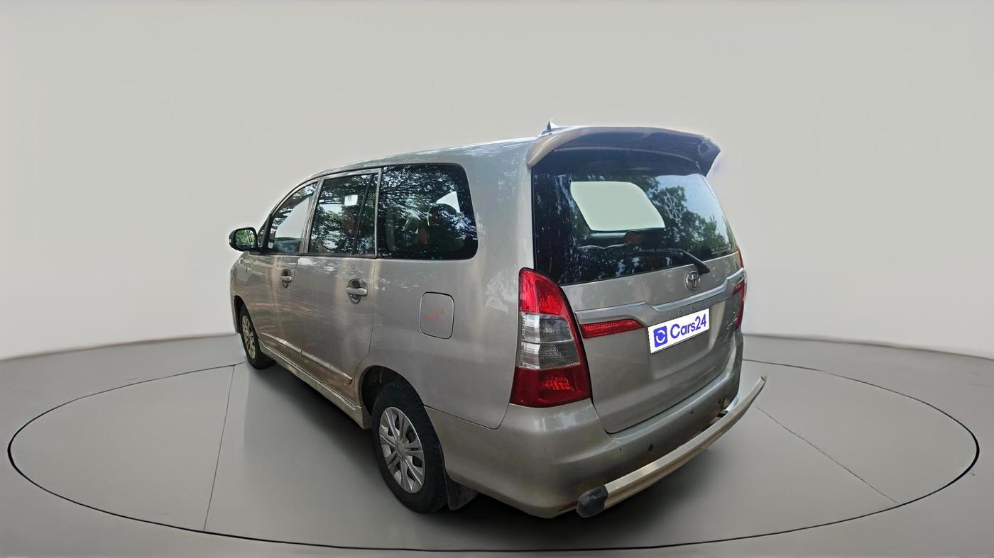 2015 Toyota Innova 2.5 GX 8 STR, Diesel, Manual, 2,47,443 km, exterior