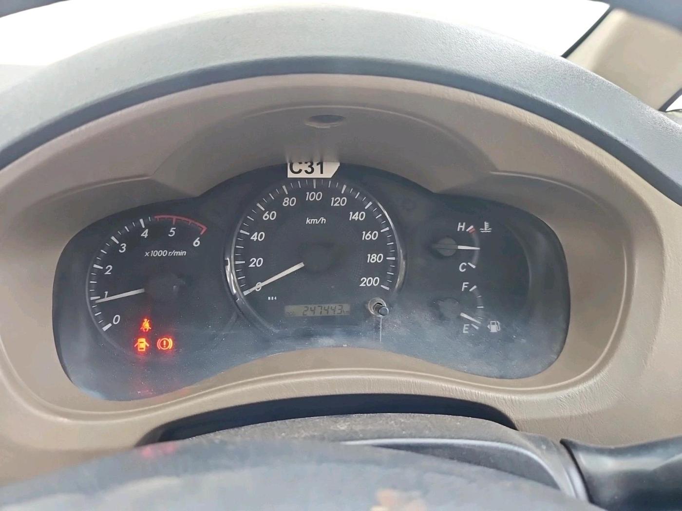 2015 Toyota Innova 2.5 GX 8 STR, Diesel, Manual, 2,47,443 km, interior