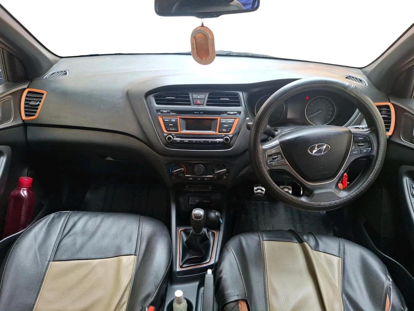 2017 Hyundai i20 Active 1.2 S, Petrol, Manual, 1,10,377 km, interior