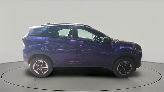 2024 Tata NEXON FEARLESS PURPLE + SUNROOF DCA DUAL TONE 1.2 PETROL, Petrol, Automatic, 6,035 km, exterior