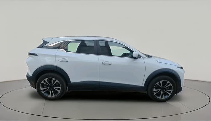 2025 MG Windsor EV Essence, Electric, Automatic, 10,000 km, exterior