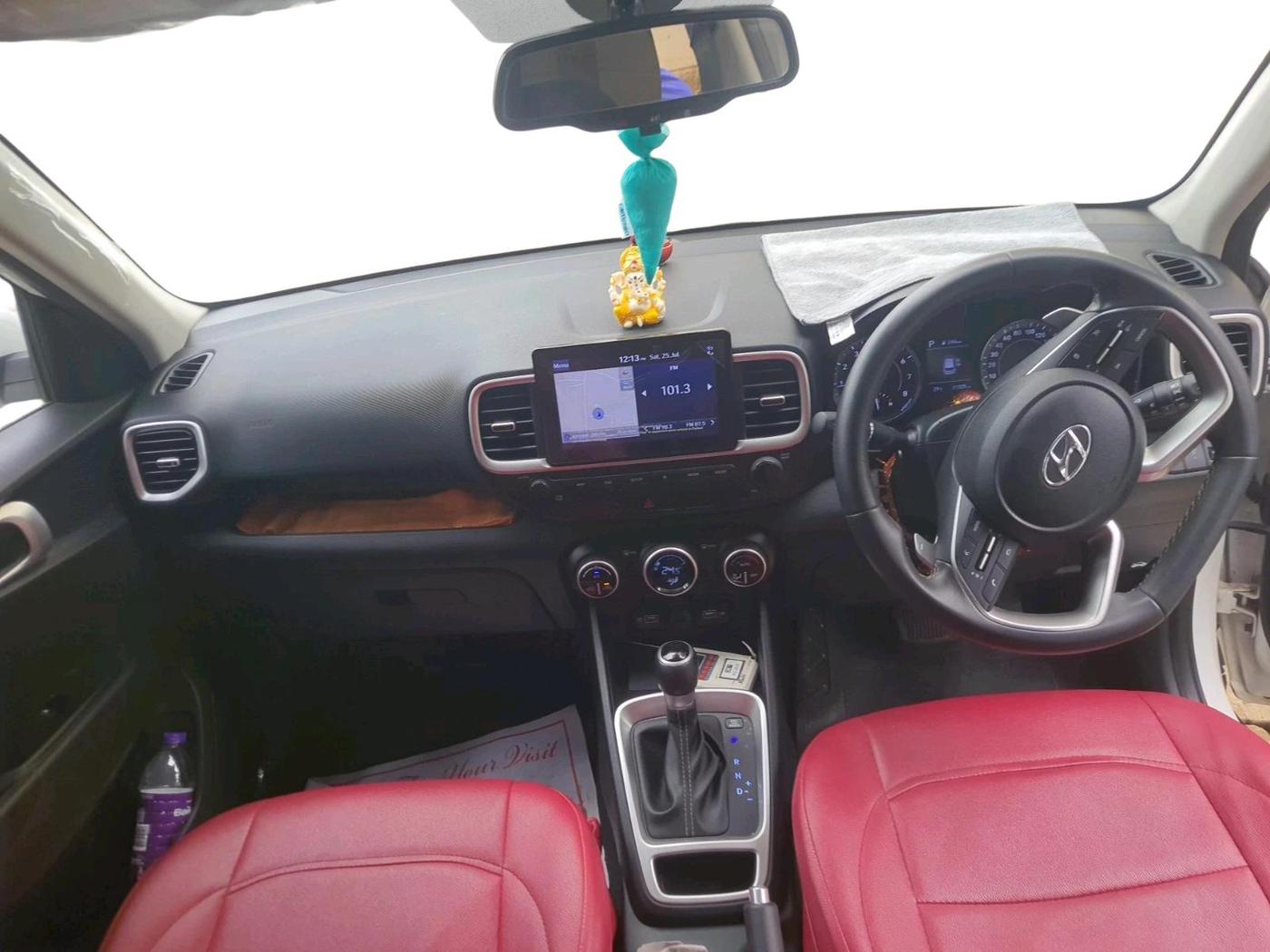 2021 Hyundai VENUE SX PLUS 1.0 TURBO DCT, Petrol, Automatic, 31,325 km, interior